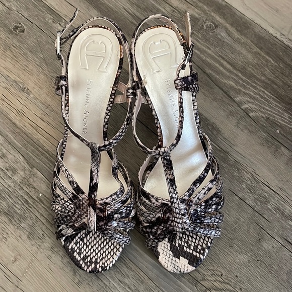 Sale! 🔥🔥 🔥 🔥 Etienne Aigner Brown Snakeskin Sandals - Picture 1 of 4